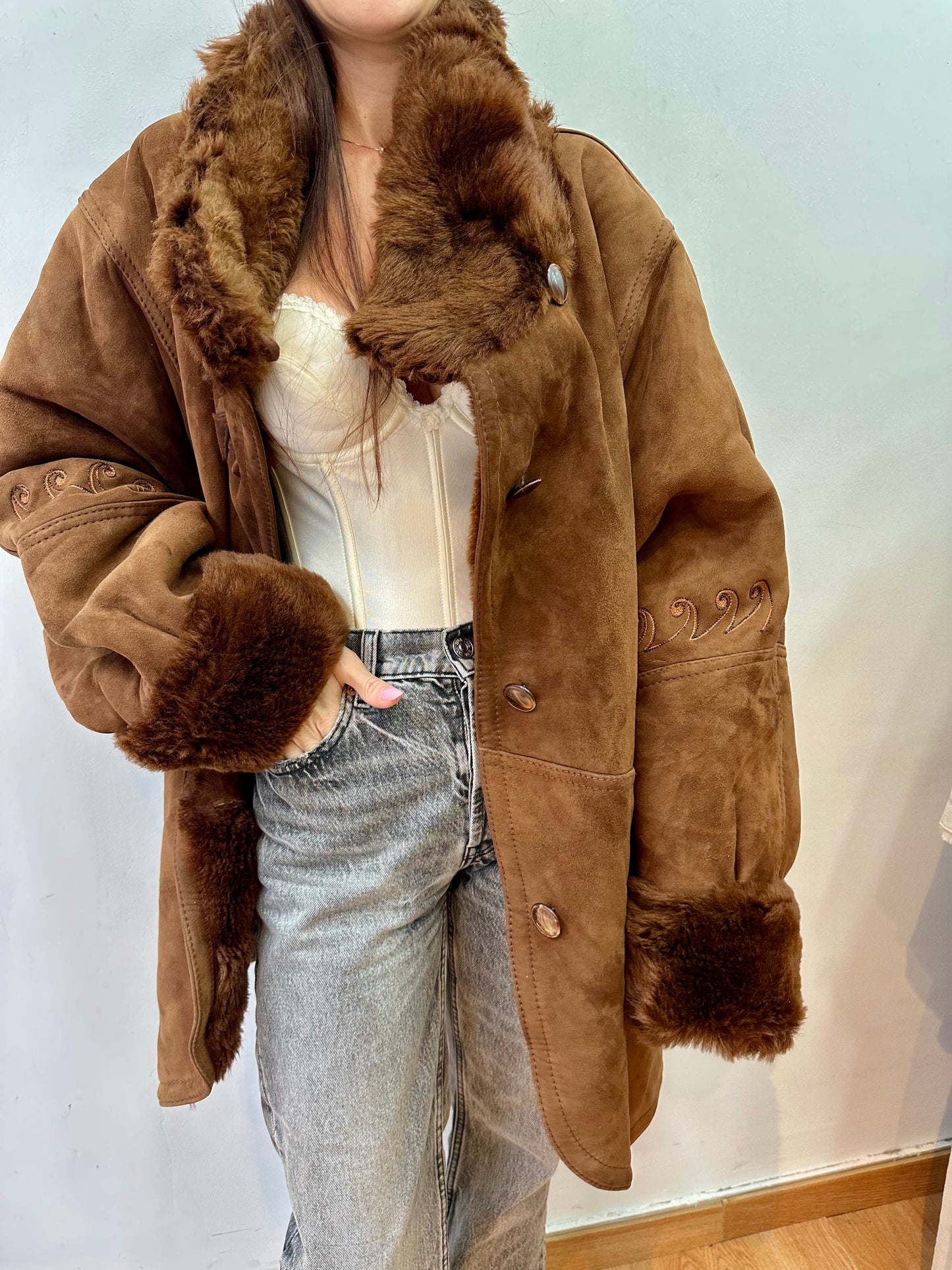 Vintage shearling coat with embroidery