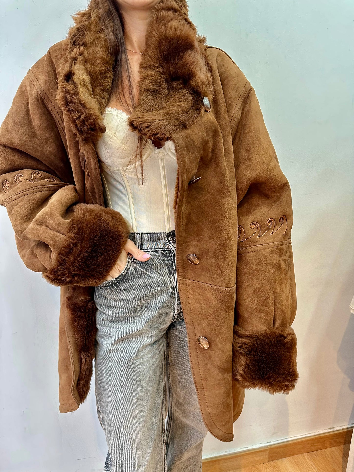 Vintage shearling coat with embroidery