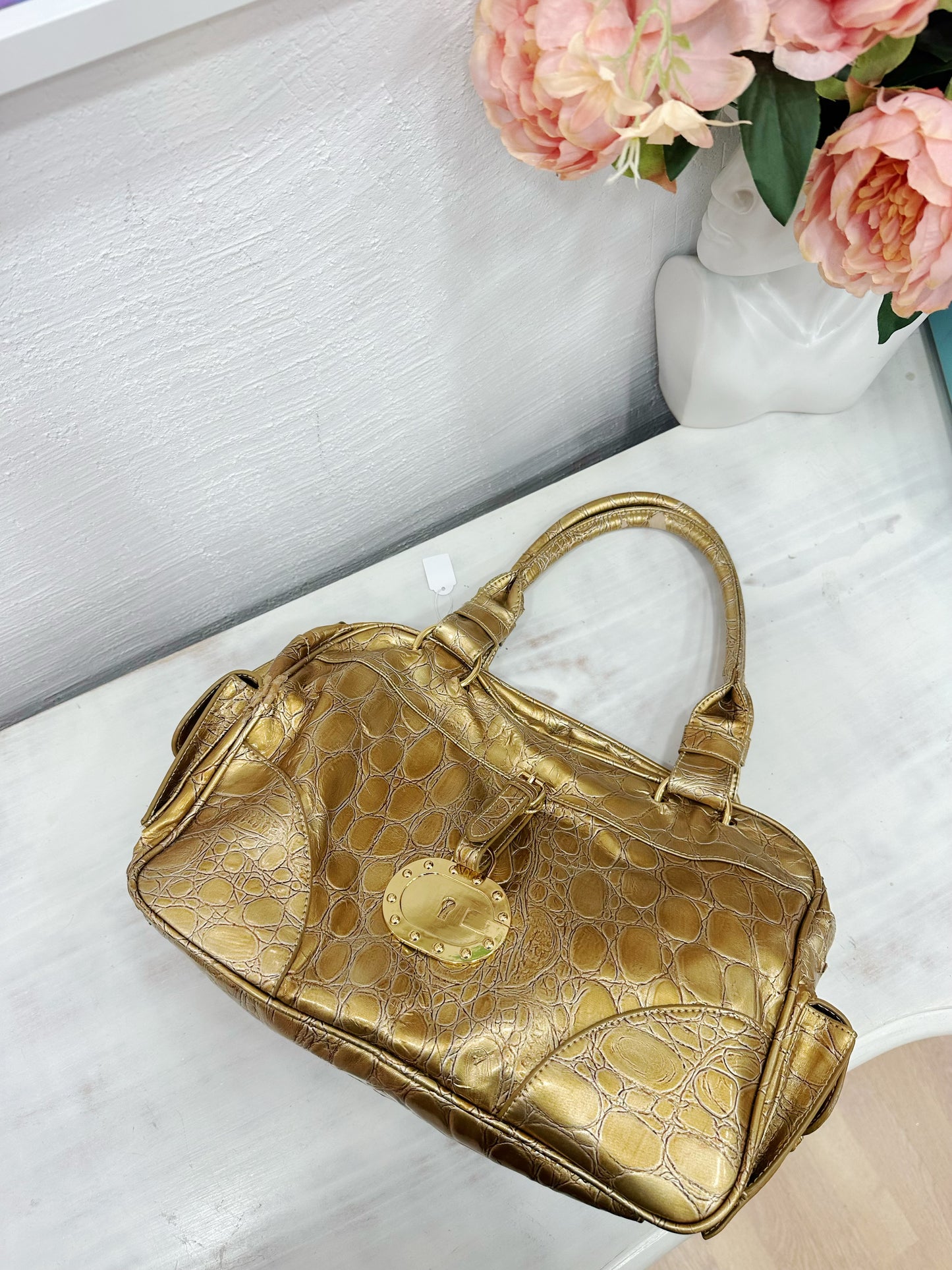 Big gold bag with padlock