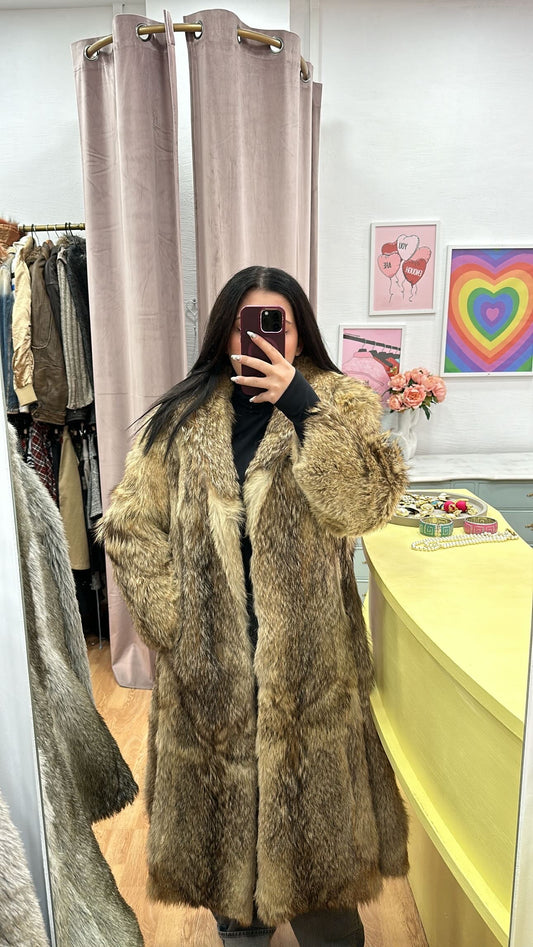 Maxi beige fur coat